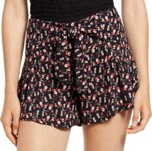 Kirious Floral Print Black Tie Waist Shorts Medium